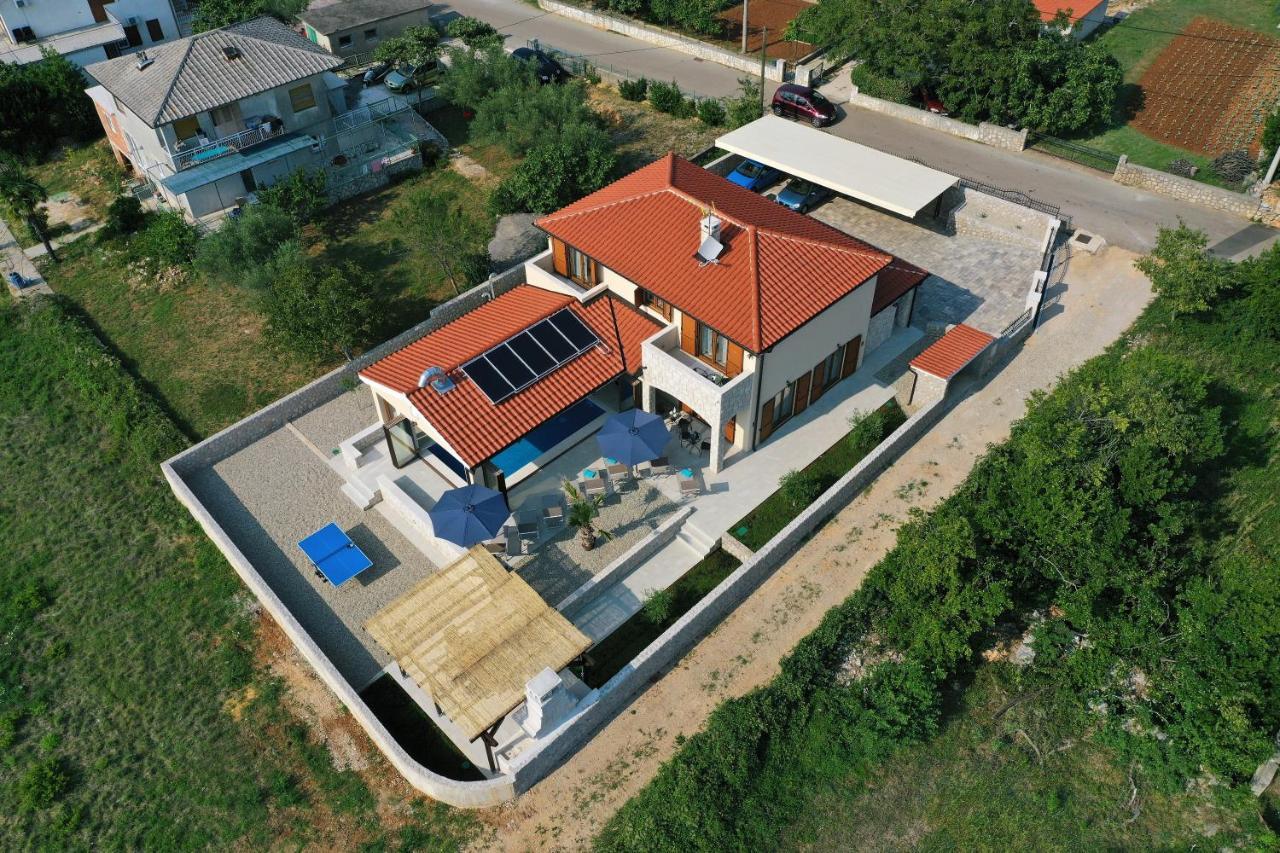 Villa Muskatel -With Heated Pool Brzac Exterior photo