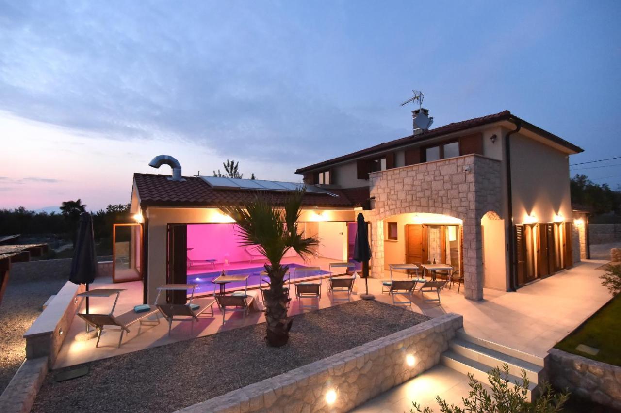 Villa Muskatel -With Heated Pool Brzac Exterior photo