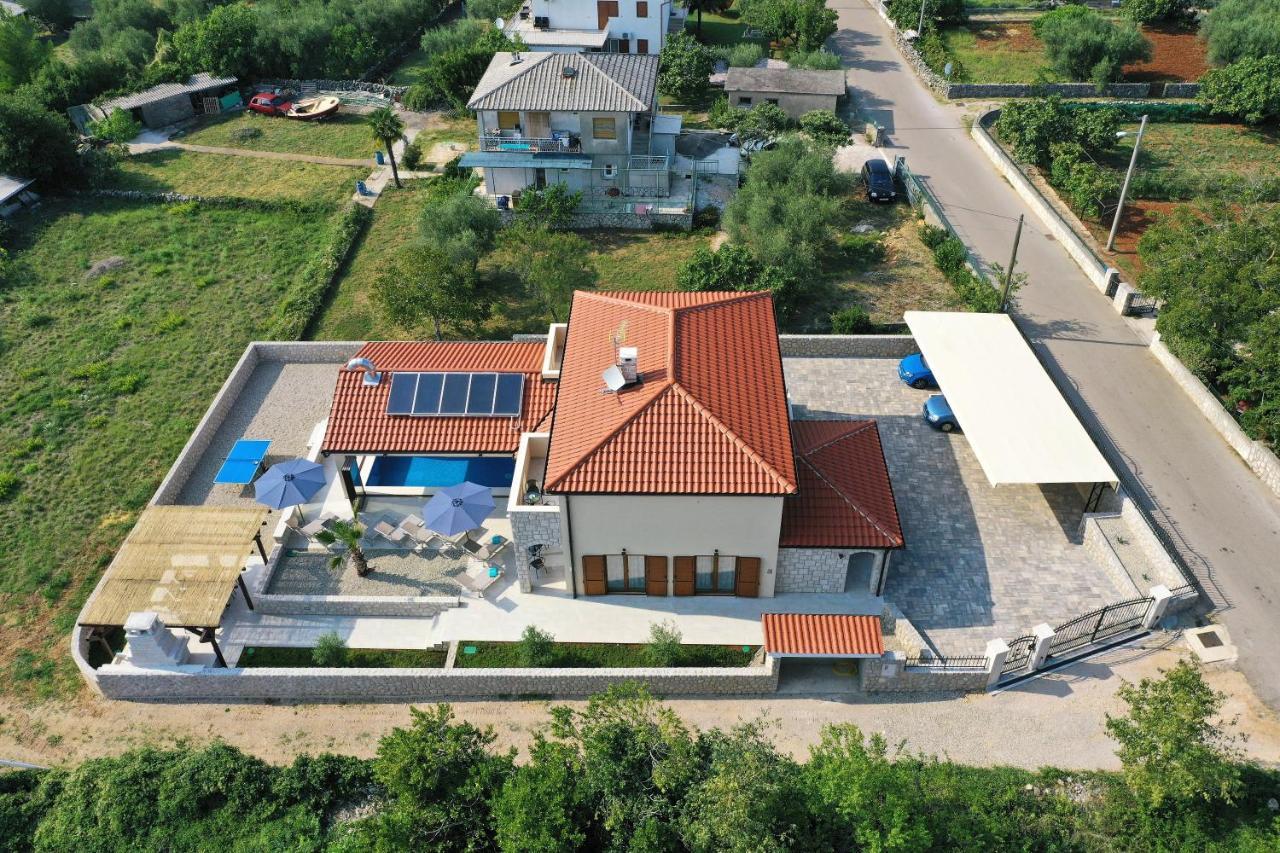 Villa Muskatel -With Heated Pool Brzac Exterior photo